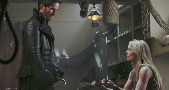 Hook ed Emma (Colin O'Donoghue e Jennifer Morrison)