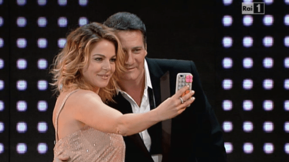 Il selfie di Claudia Gerini e 
