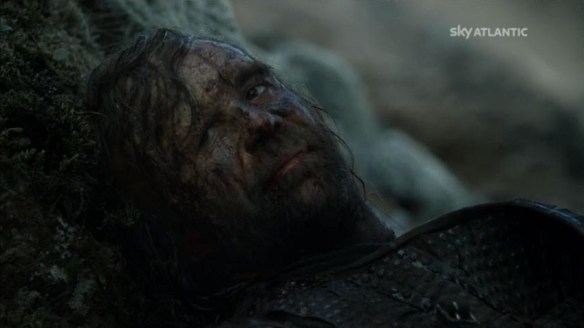 Il Mastino implora Arya di ucciderlo