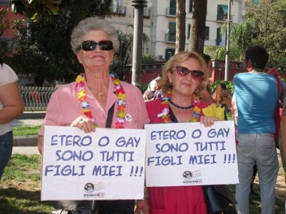 Due dolcissime signore al Pride di Napoli 2012