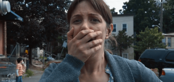 La reazione alla scomparsa del figlio a inizio episodio