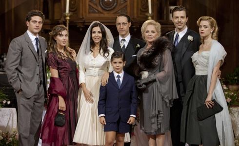 Il cast di Baciamo le Mani