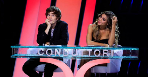 Francesco Sole e Belen Rodriguez sono i conduttori. Siccom non si capirebbe te lo scrivono sotto.