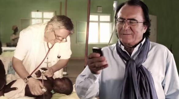 Al Bano, tutto felice, manda sms