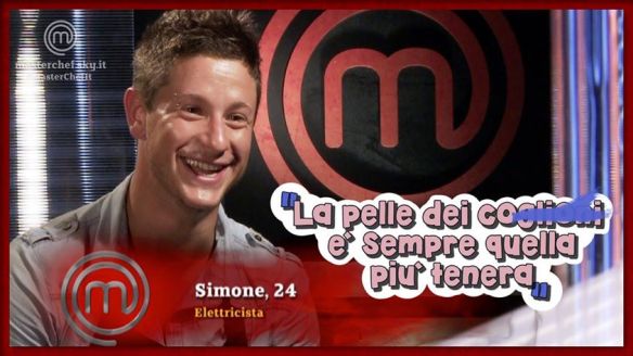 Simone sfotte lievemente