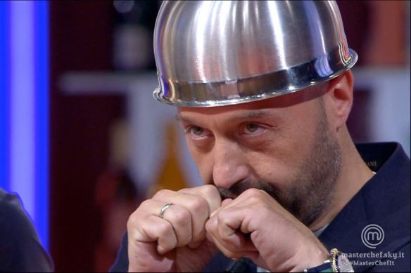Joe Bastianich si trasforma in lumaca