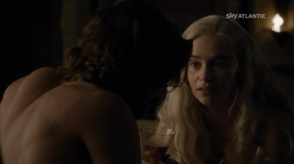 Danerys si fa incantardal fustacchiotto