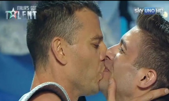 Il bacio gay a Italia's Got Tanltn